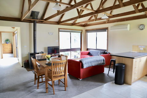 Red Ceder Cottage - Great Ocean Road - Port Campbell - Tourism Brisbane 12