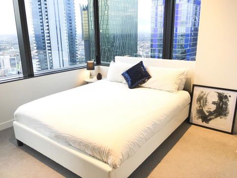 CBD Spacious 3 Bedrooms-Breathtaking View Gym Pool - Brisbane Tourism 1