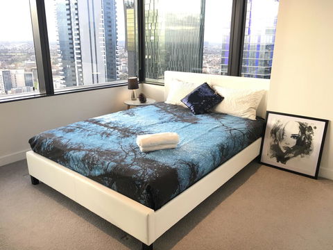 CBD Spacious 3 Bedrooms-Breathtaking View Gym Pool - Brisbane Tourism 0