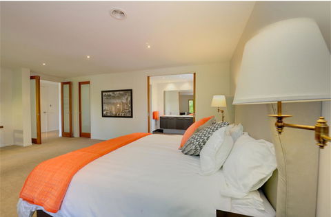 Newington Lakehouse - Tourism Brisbane 4