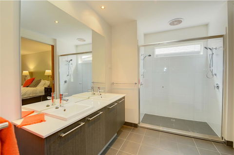 Newington Lakehouse - Tourism Brisbane 10