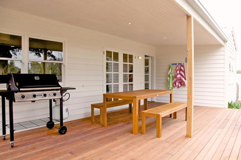 Sorrento Beach Cottages No. 2 - In The Heart Of Sorrento - Brisbane Tourism 2