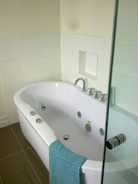Sorrento Beach Cottages No. 2 - In The Heart Of Sorrento - Brisbane Tourism 4