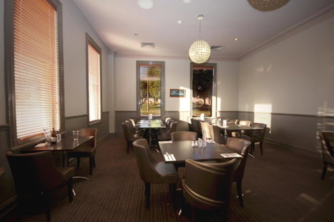 Mitchell River Tavern - Brisbane Tourism 9