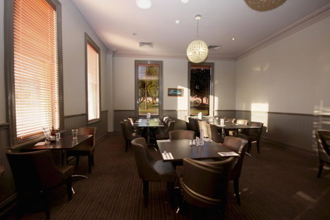 Mitchell River Tavern - Brisbane Tourism 7