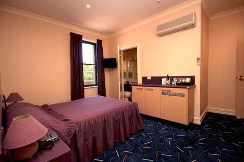 Mitchell River Tavern - Brisbane Tourism 21