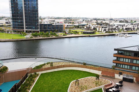 Auzzie Apartments Docklands, Melbourne - Tourism Brisbane 10