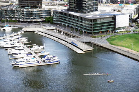 Auzzie Apartments Docklands, Melbourne - Tourism Brisbane 11