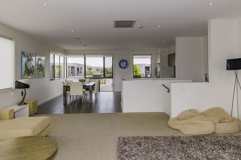 1 Pebble Place - Tourism Brisbane 4