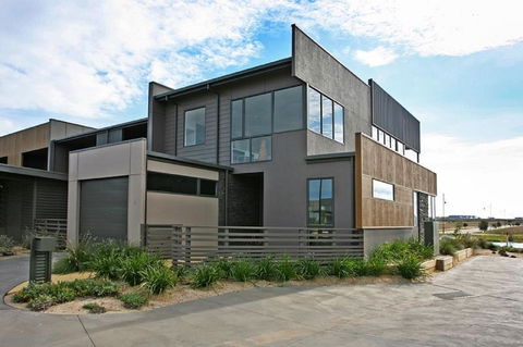 1 Pebble Place - Tourism Brisbane 1