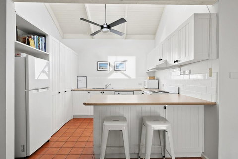 Mysa Anglesea Sleeps 7 WiFi SmartTV Cafes Shops - Brisbane Tourism 3