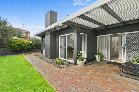 Mysa Anglesea Sleeps 7 WiFi SmartTV Cafes Shops - Brisbane Tourism 7