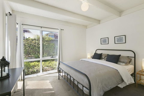 Mysa Anglesea Sleeps 7 WiFi SmartTV Cafes Shops - Brisbane Tourism 6