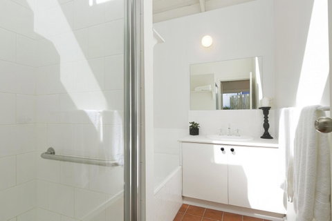 Mysa Anglesea Sleeps 7 WiFi SmartTV Cafes Shops - Brisbane Tourism 11