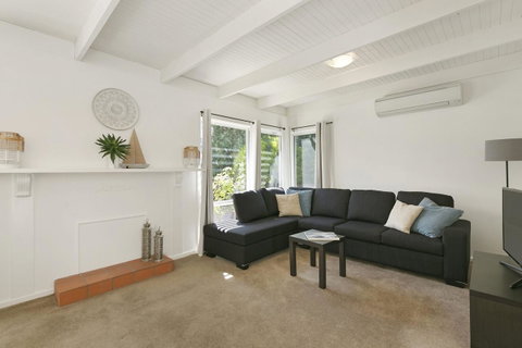Mysa Anglesea Sleeps 7 WiFi SmartTV Cafes Shops - Brisbane Tourism 2