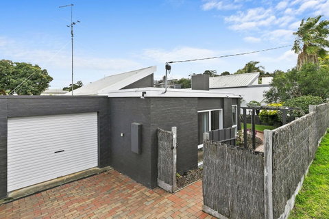 Mysa Anglesea Sleeps 7 WiFi SmartTV Cafes Shops - Brisbane Tourism 14