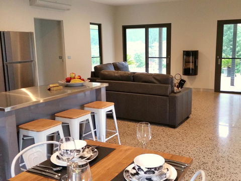 3 Bells Alpine Cottage - Brisbane Tourism 15