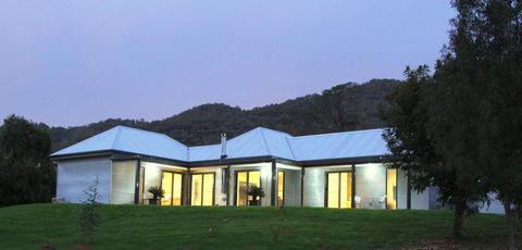 3 Bells Alpine Cottage - Brisbane Tourism 11