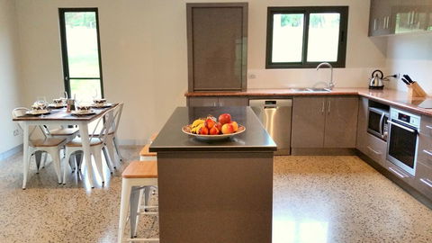 3 Bells Alpine Cottage - Brisbane Tourism 14