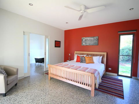 3 Bells Alpine Cottage - Brisbane Tourism 7