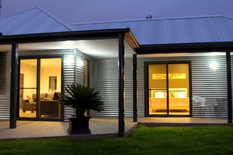 3 Bells Alpine Cottage - Brisbane Tourism 10
