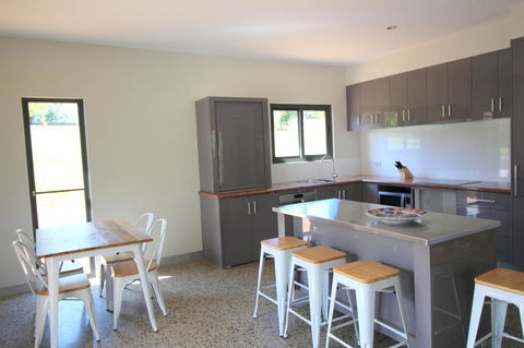 3 Bells Alpine Cottage - Brisbane Tourism 13