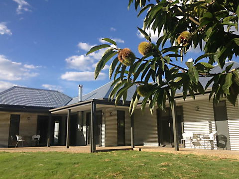 3 Bells Alpine Cottage - Brisbane Tourism 0