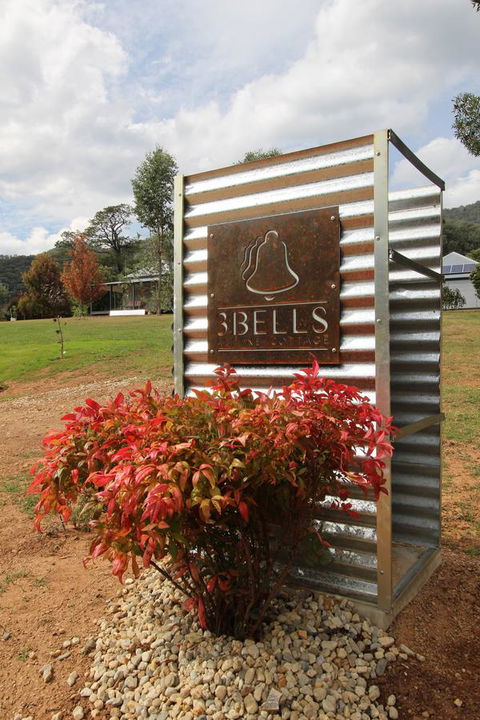 3 Bells Alpine Cottage - Brisbane Tourism 12