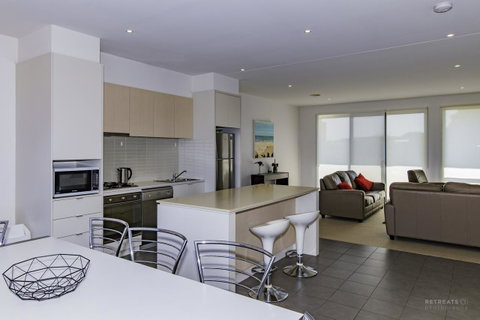 Torquay Golf Retreats - Pool, Beach, Tennis, Golf - Brisbane Tourism 1