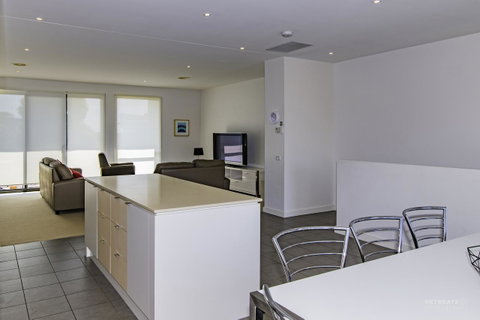 Torquay Golf Retreats - Pool, Beach, Tennis, Golf - Brisbane Tourism 3