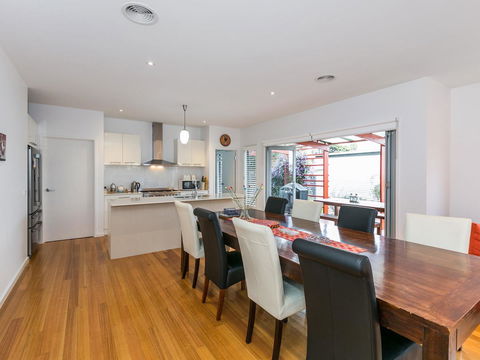 Torquay Timeout - Tourism Brisbane 3