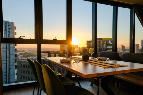 Deluxe Sea Views Apartment - Tourism Brisbane 6