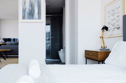 Deluxe Sea Views Apartment - Tourism Brisbane 16