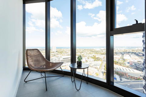 Deluxe Sea Views Apartment - Tourism Brisbane 4