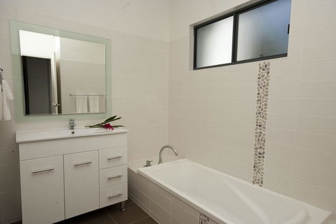 Woodville Beach Townhouse 6 - Tourism Brisbane 9