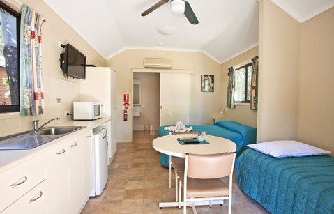 Captain Cook Holiday Village 1770 - Tourism Brisbane 13