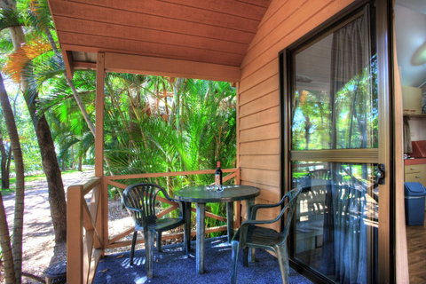 Captain Cook Holiday Village 1770 - Tourism Brisbane 2