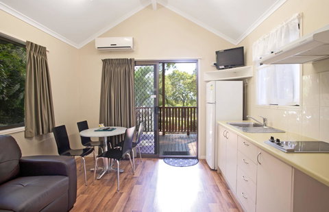 Captain Cook Holiday Village 1770 - Tourism Brisbane 16