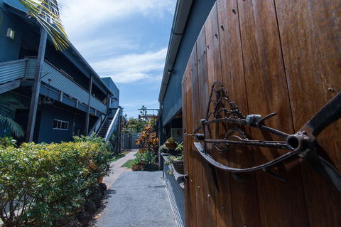 Backpackers At 1770 - Tourism Brisbane 3