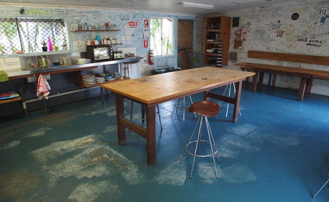 Backpackers At 1770 - Tourism Brisbane 14