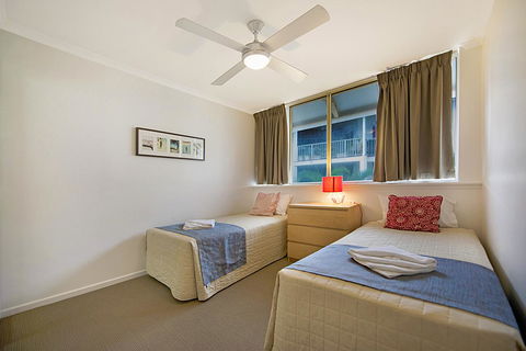 Whale Watch Ocean Beach Resort - Tourism Brisbane 8