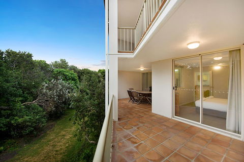 Whale Watch Ocean Beach Resort - Tourism Brisbane 7