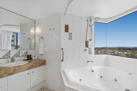 Mantra Mooloolaba Beach - Tourism Brisbane 24