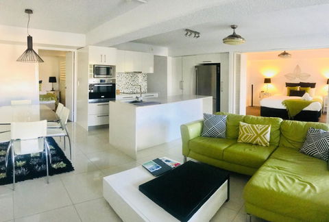 Hotel Laguna - Tourism Brisbane 7