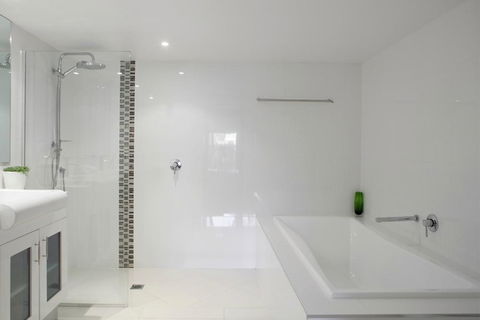 Hotel Laguna - Tourism Brisbane 5