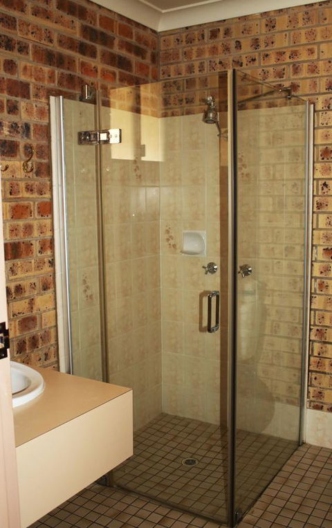 Clermont Country Motor Inn - Tourism Brisbane 8