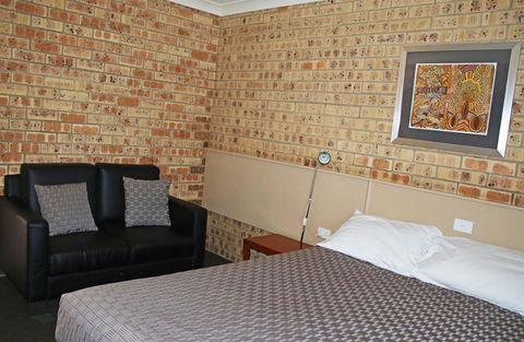 Clermont Country Motor Inn - Tourism Brisbane 6