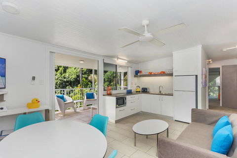 By The Sea Port Douglas - Tourism Brisbane 8