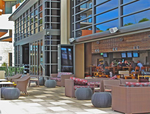 Oaks Redcliffe Mon Komo Suites - Tourism Brisbane 0