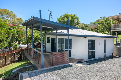Sunset Cabins 1770 - Tourism Brisbane 10